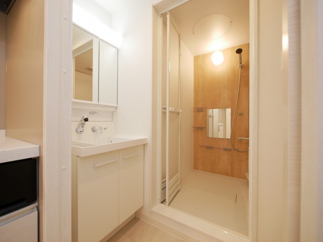 洗面設備　朝の支度がはかどる独立洗面化粧台です♪