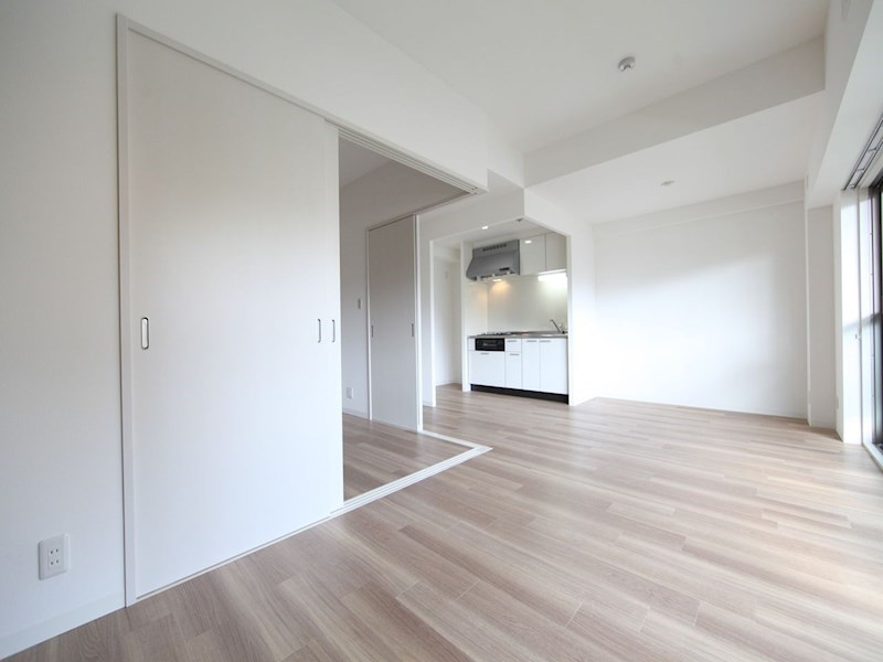 居室・リビング　ＬＤＫ14.6帖　洋室5帖とつなげても仕切っても使えます