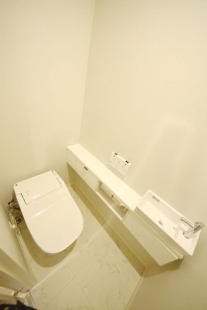 トイレ　お部屋探しは株式会社　タウンハウジング　までお気軽にお問合…