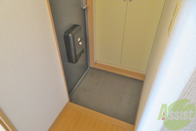 玄関　玄関は広さが有って収納もあるので片付けもラクチン。