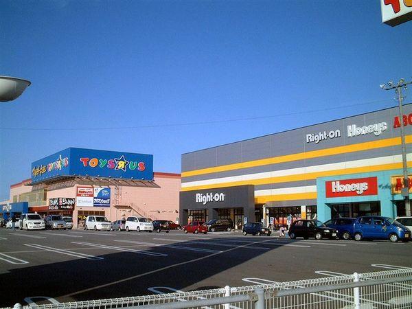 ショッピングセンター　トリニティモール（ショッピングセンター）まで1805m