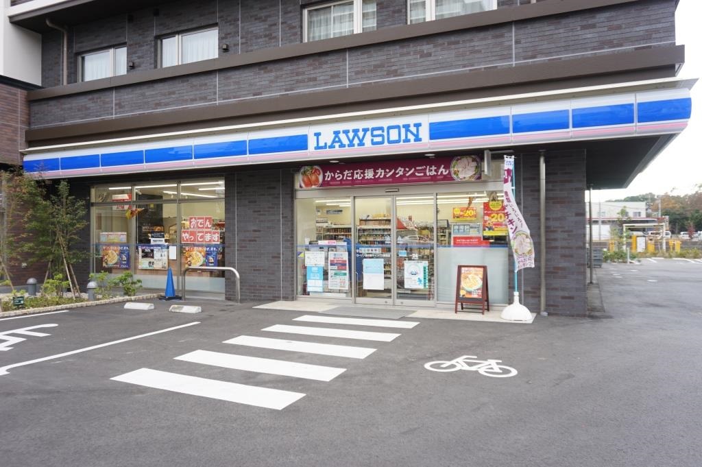 コンビニ　ローソン 柏の葉キャンパス駅西店（コンビニ）まで55m