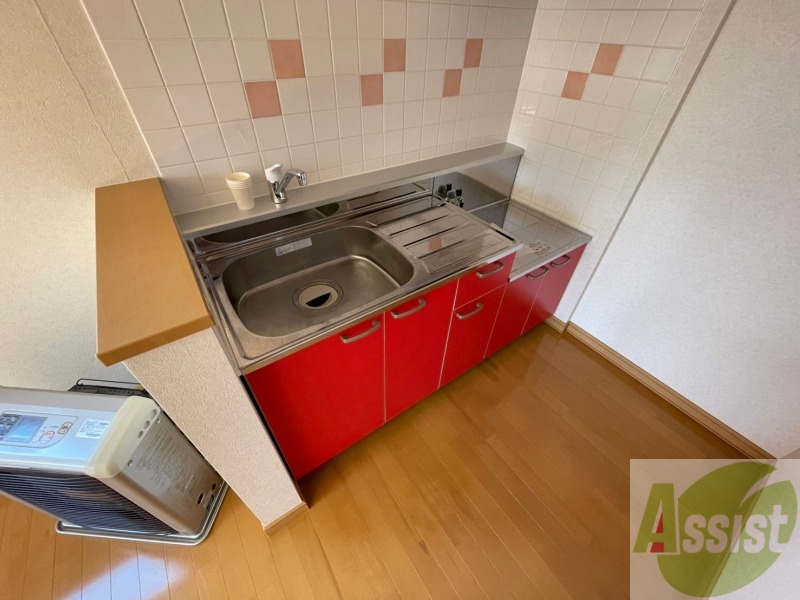 キッチン　シンプルなキッチンです。ガスコンロも設置できる仕様です。