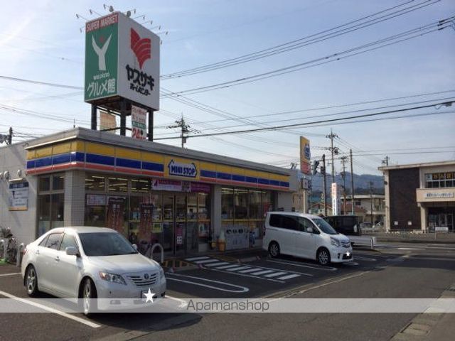 コンビニ　ＭＩＮＩＳＴＯＰ（コンビニ）まで1900m