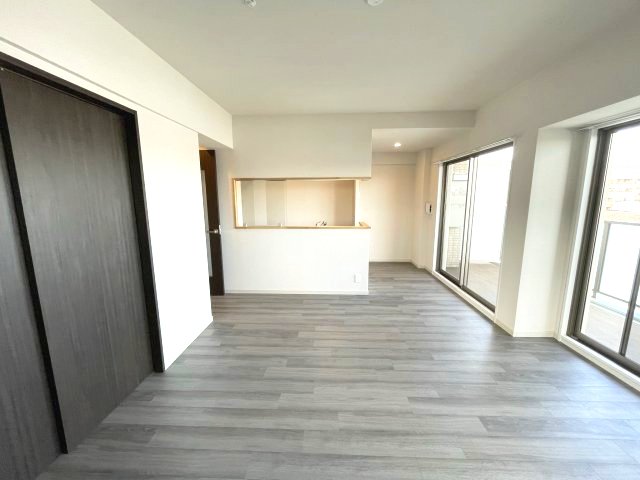 居室・リビング　イメージとして同建物他部屋を表示しています