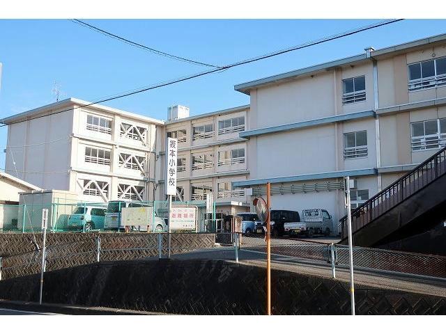 小学校　中津川市立坂本小学校（小学校）まで900m