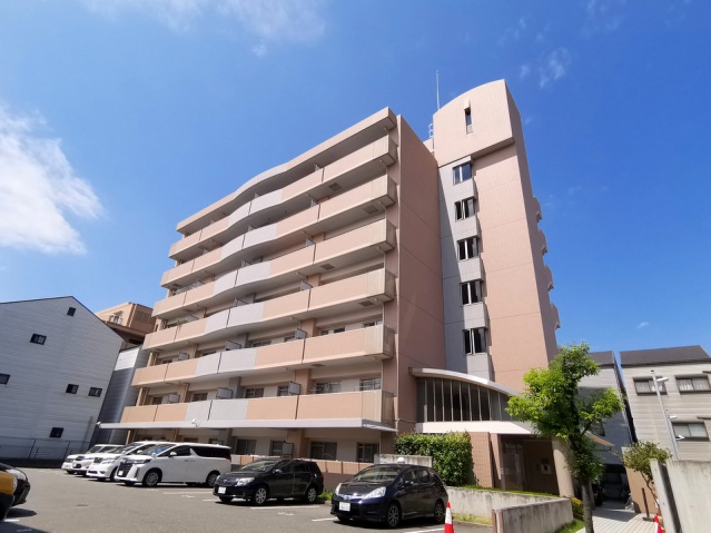 建物外観　只今外壁工事中