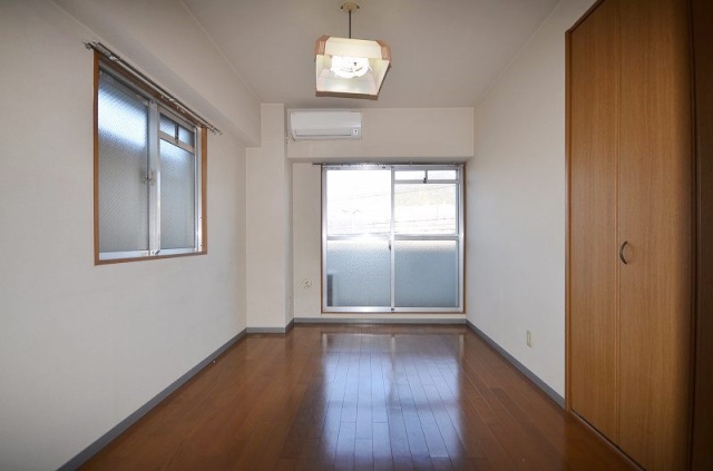 居室・リビング　別号室の写真です