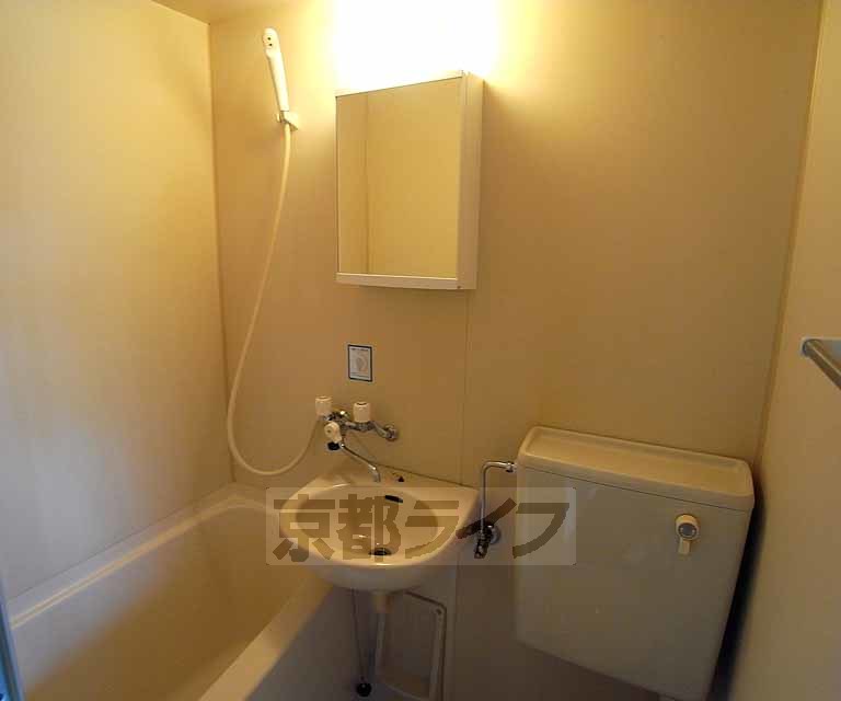 洗面設備　ユニットバス内の洗面ボウルです。