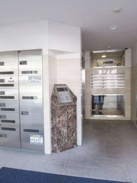 エントランス　★オートロック・宅配ボックス★