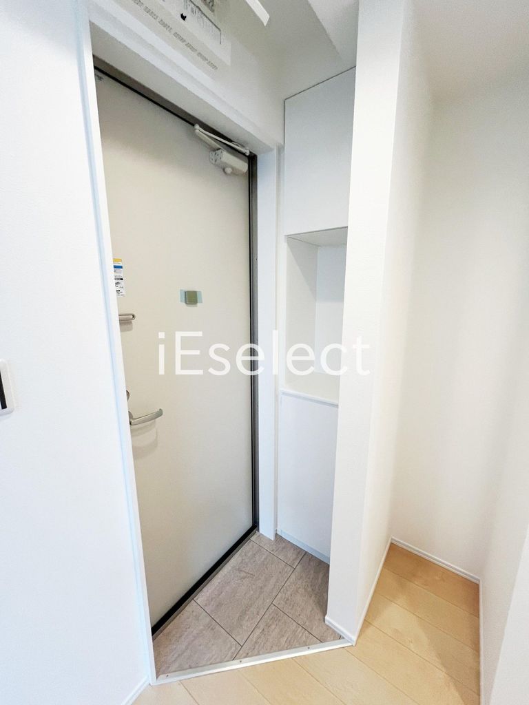 玄関　玄関にはシューズボックスがあります