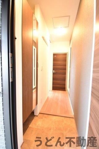 玄関　うどん県のお部屋探しはうどん不動産へ うどんちゃんとLINE
