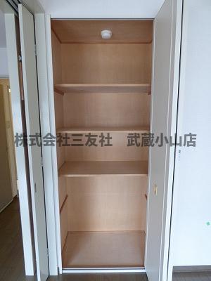 収納　※反転タイプの写真です。