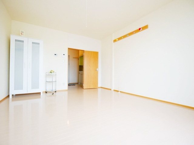 その他部屋・スペース　フローリングのきれいなお部屋です。