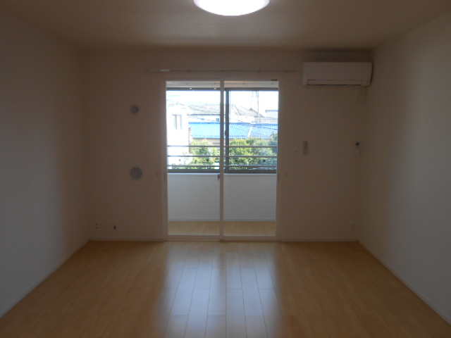 居室・リビング　南面リビング（１３．５畳）・全室照明・エアコン完備