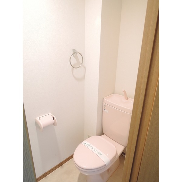 トイレ　清潔感のあるトイレです。