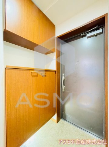 玄関　同マンション別部屋　参考写真