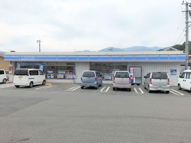 コンビニ　ローソン東温南方店（コンビニ）まで362m