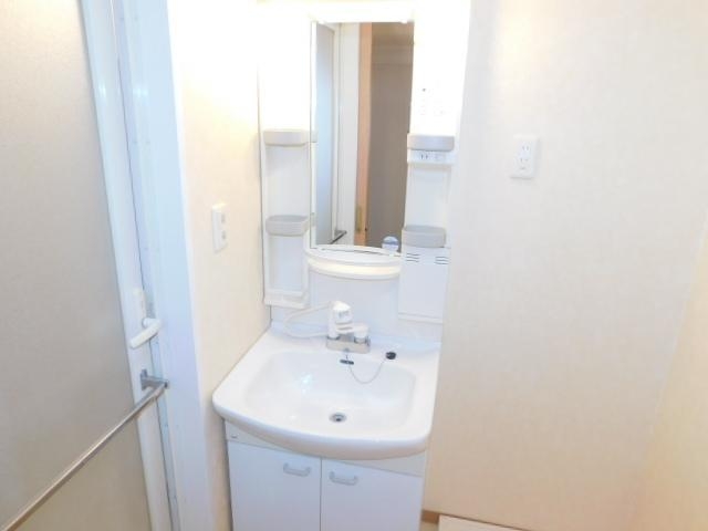 バス・シャワールーム　お風呂で一日の疲れを癒やしましょう。