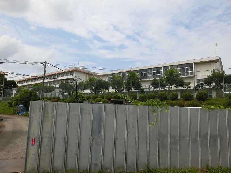 中学校　綾瀬市立北の台中学校（中学校）まで5904m