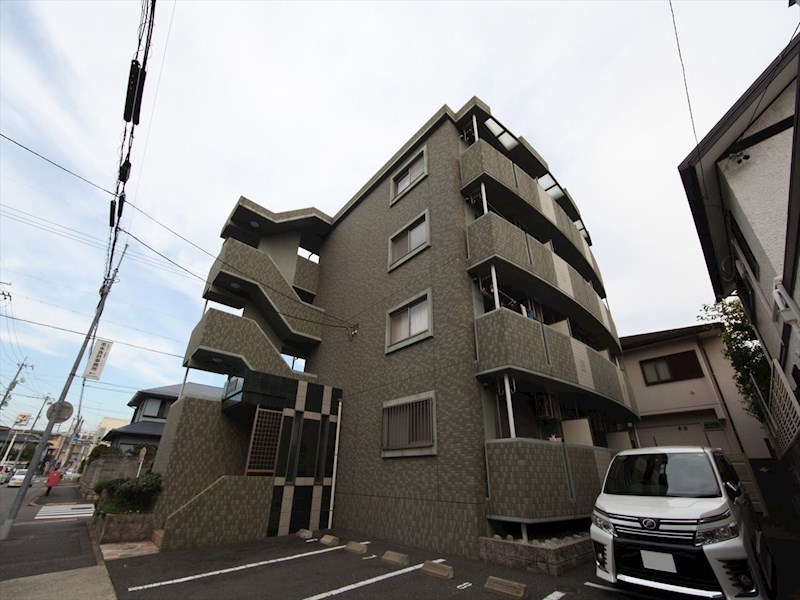建物外観　外観　ＴＶモニターホン完備　集合ポスト有り　屋根付き駐輪場