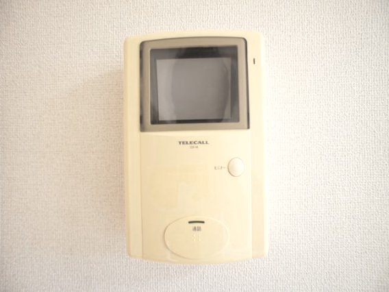 セキュリティ　訪問者の確認ができるTVドアホン付きです♪