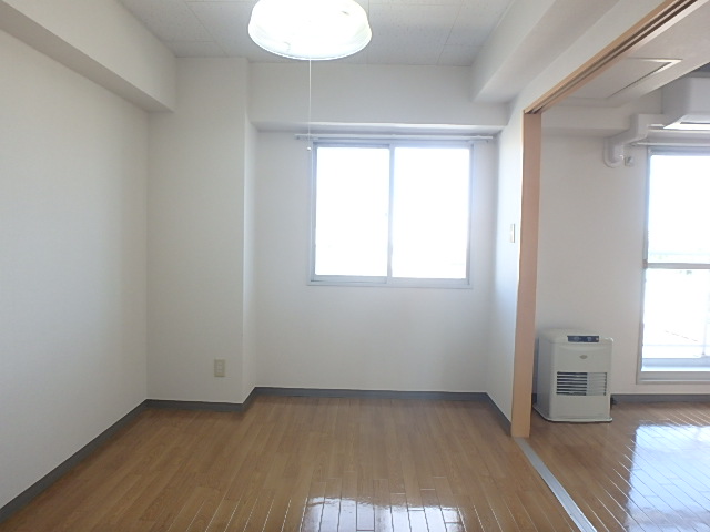 その他部屋・スペース　明るい洋室です。