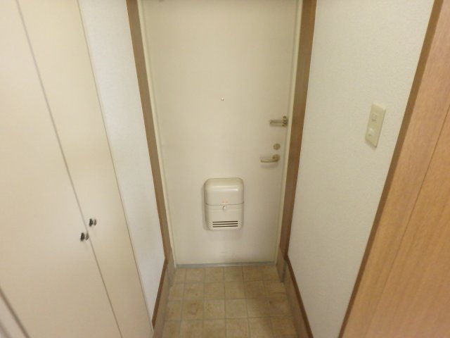 玄関　収納もある玄関です