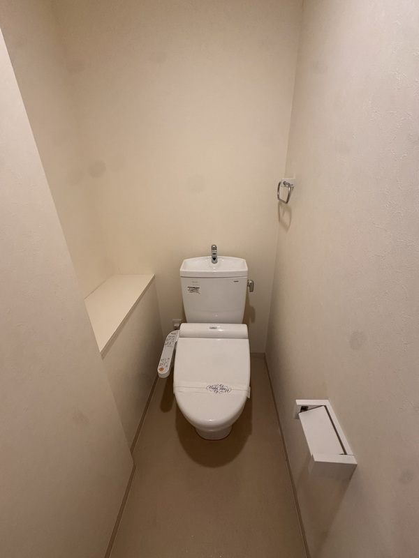 トイレ　写真は別号室です。現況優先になります。