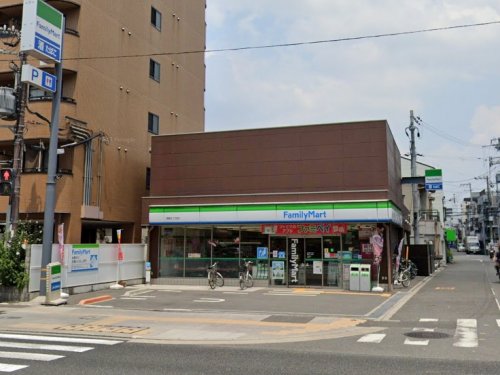 コンビニ　ファミリーマート高殿七丁目店（コンビニ）まで222m