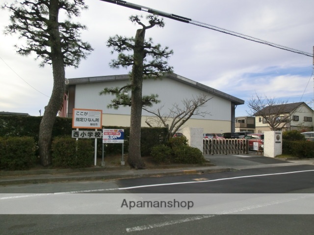 小学校　磐田市立竜洋西小学校（小学校）まで351m