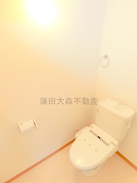 トイレ　温水洗浄便座付きのトイレ