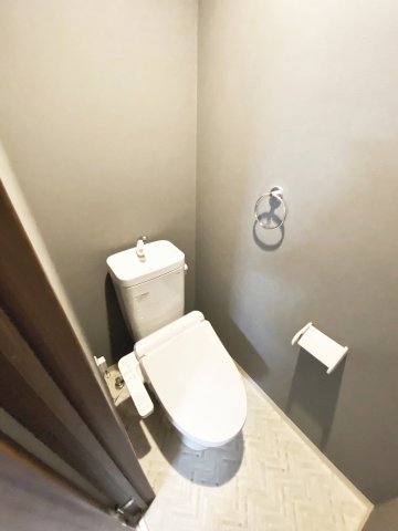 トイレ　※同建物の類似写真となります。