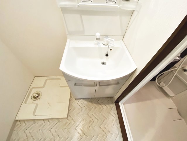 洗面設備　※同建物の類似写真となります。