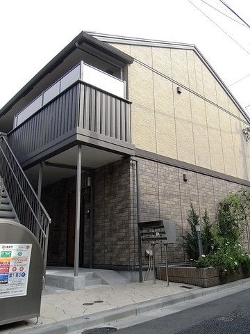 エントランス　きれいな外観・日当たりも良好です