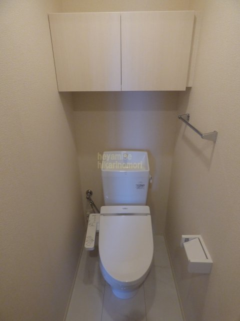 トイレ　※写真は別号室
