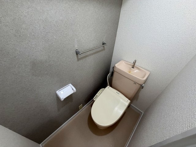 トイレ　清潔感のあるトイレです
