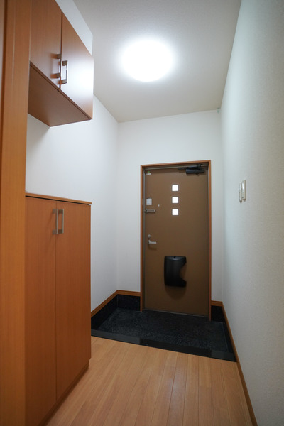 玄関　同じ建物の別なお部屋