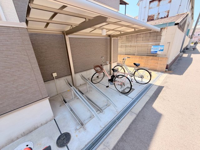 駐車場　敷地内には入居者専用の駐輪スペースもあります。