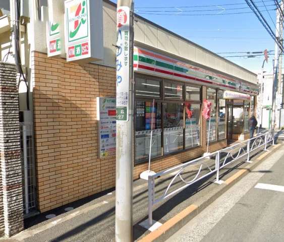 コンビニ　セブンイレブン（コンビニ）まで203m
