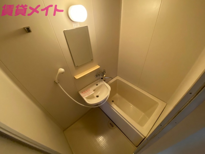 バス・シャワールーム　別部屋参考写真