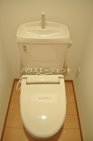 トイレ　清潔感のあるトイレ。※参考画像