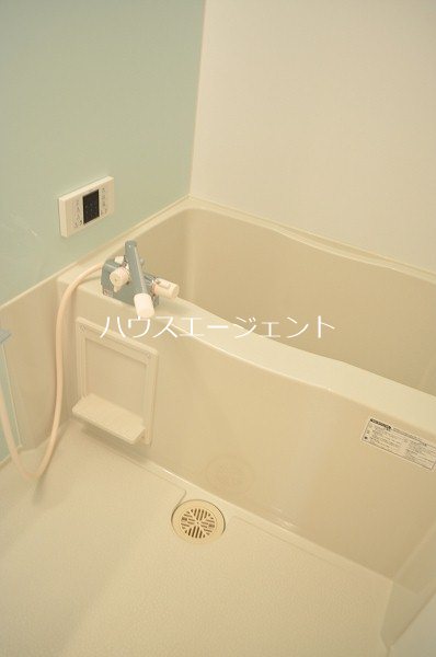 バス・シャワールーム　バストイレ別です。※参考画像