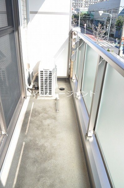 バルコニー　洗濯物も干せるバルコニー。※参考画像