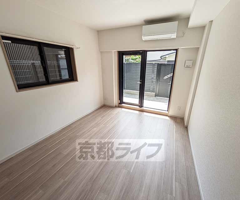 居室・リビング　ＪＲ円町駅徒歩８分、ペット可物件！
