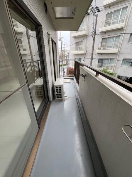 バルコニー　陽当たり良好なバルコニーです