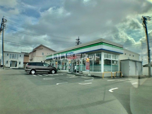 コンビニ　ファミリーマート 佐久一本柳店（コンビニ）まで543m