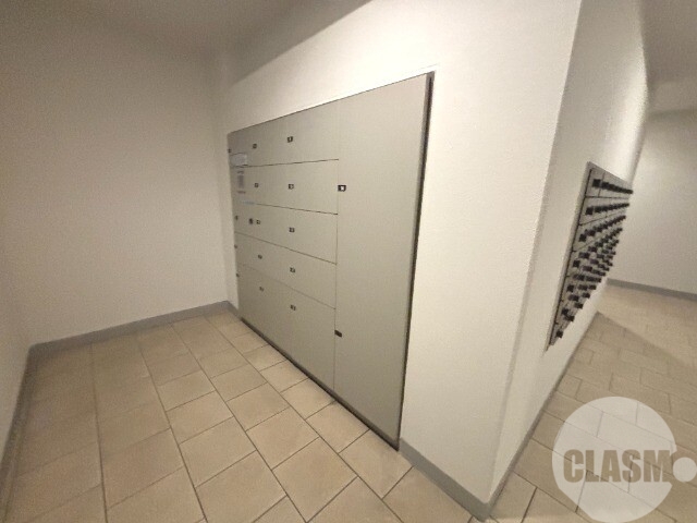 エントランス　留守中の荷物の受取は宅配ＢＯＸで♪