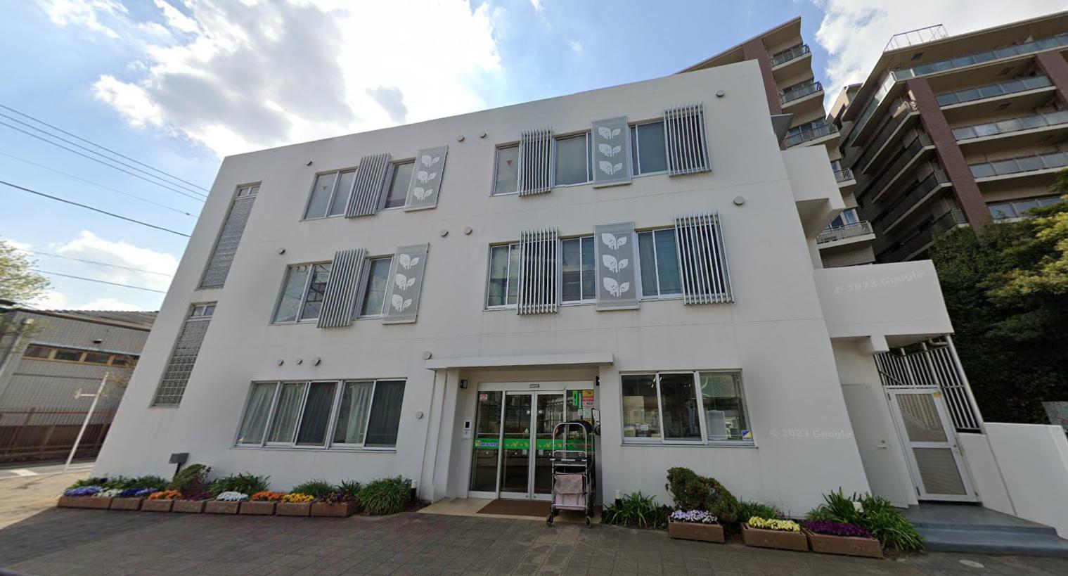 幼稚園・保育園　調布城山保育園（幼稚園・保育園）まで742m
