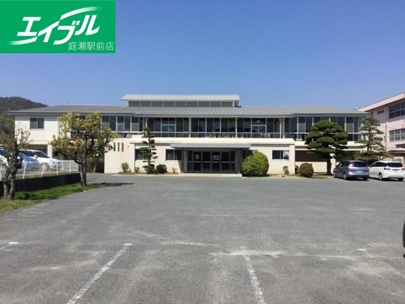 小学校　浅口市立金光小学校（小学校）まで861m